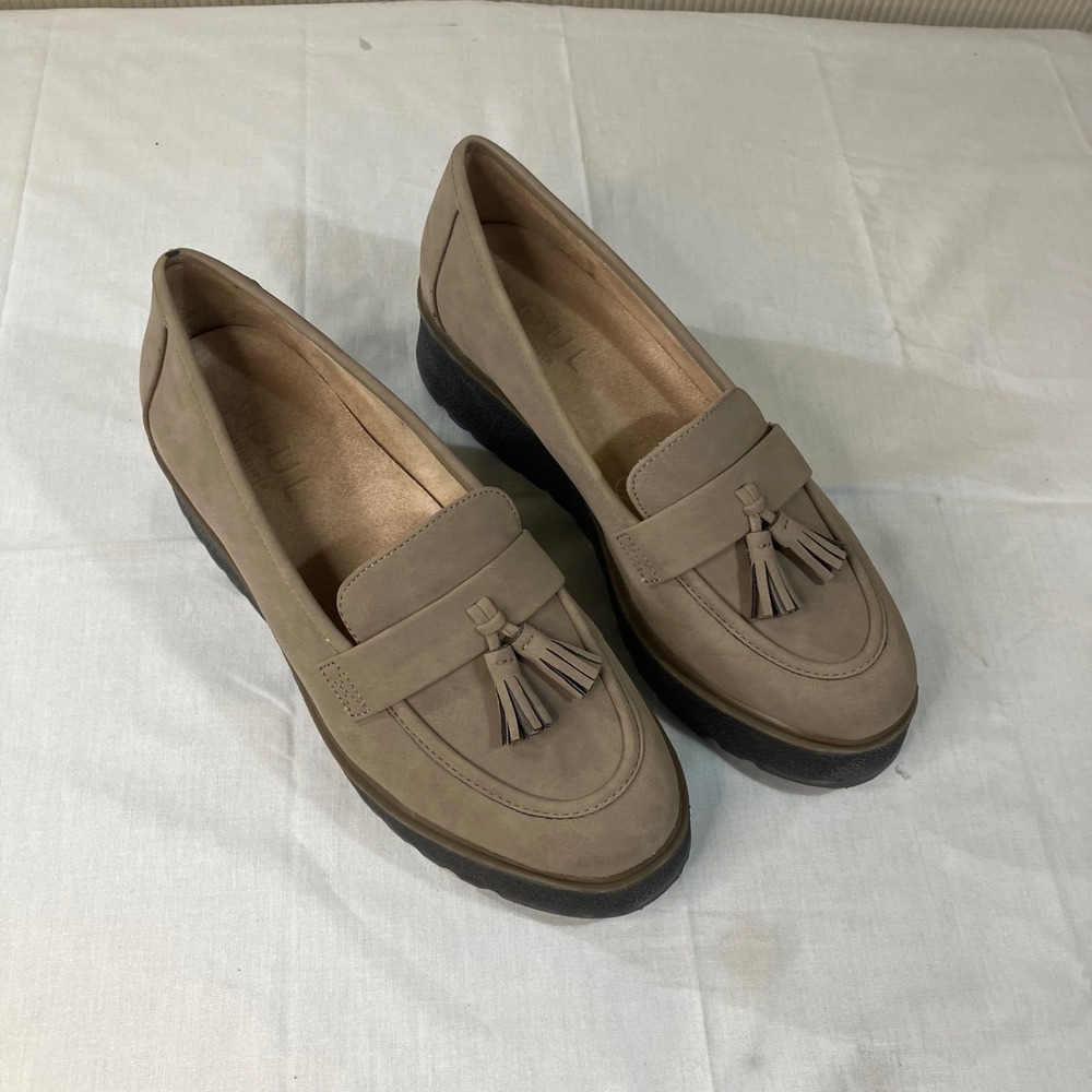 Soul Naturalizer Women 10M Taupe Tassel Wedge Platform Loafers Tan Slip On Shoes